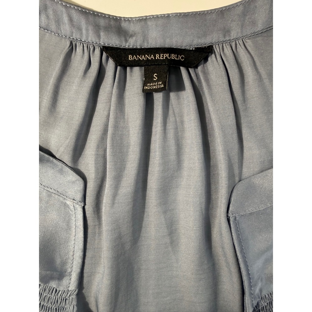 Banana Republic Ruffle Split Neck Satin Blouse Fade Into Blue Sleeveless Top S - Picture 5 of 9